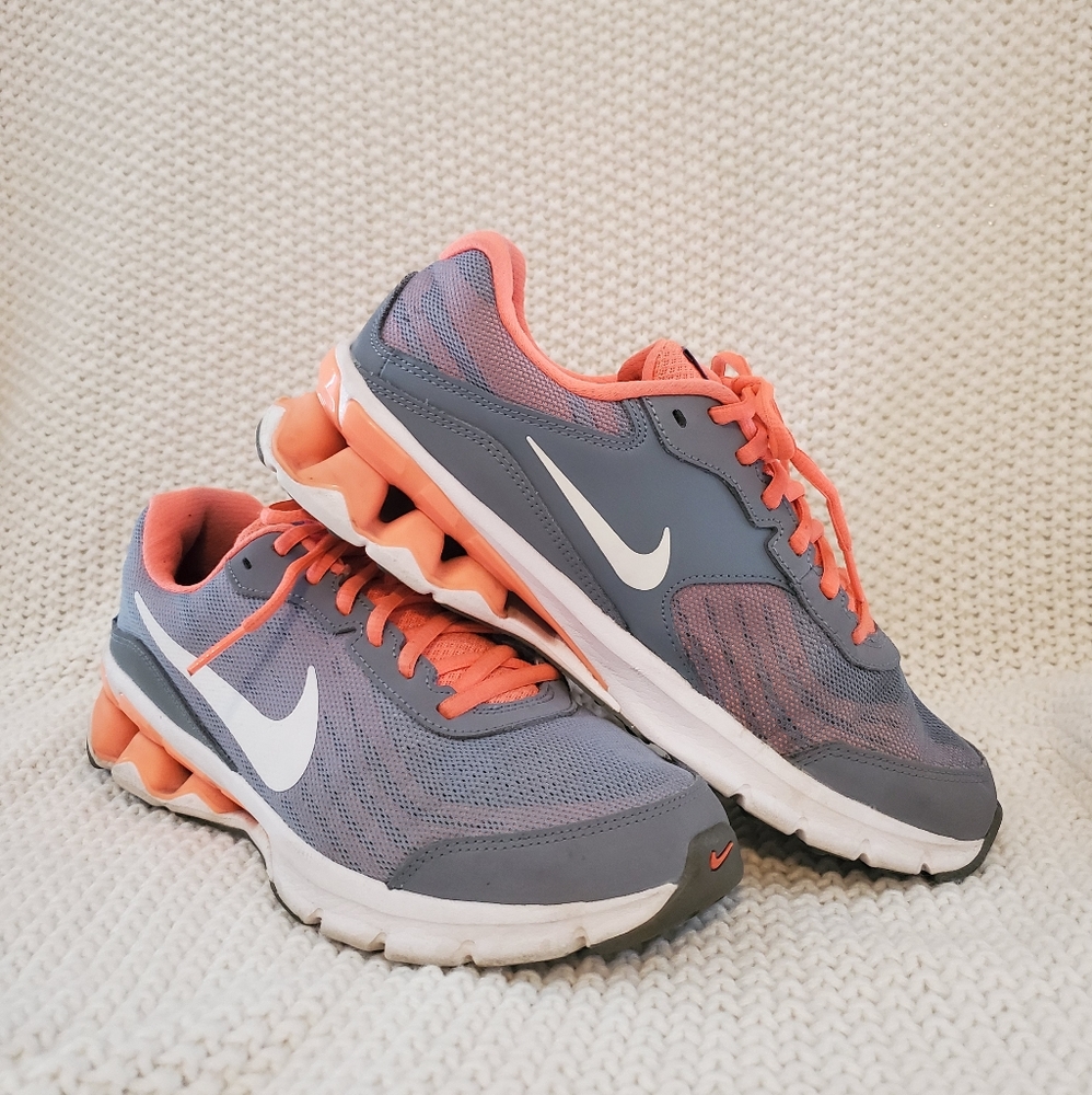 Nike tennis shoes